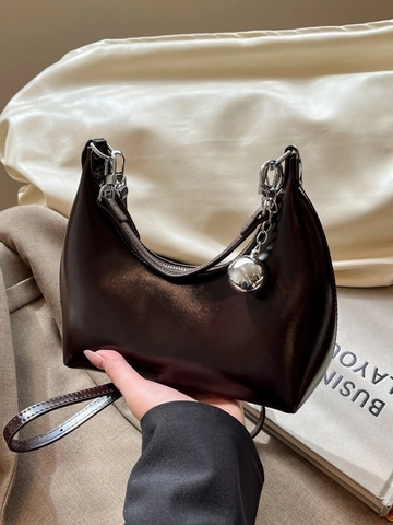 Bolso de Axila Hobo de Cuero PU Retro Francés para Mujer Bolso de Hombro de Color Sólido Minimalista Con Colgante de Bola de Metal Plateado