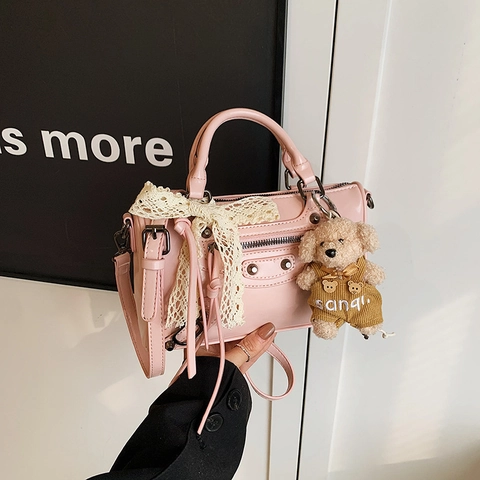 Borsa a Mano Vintage con Nappe e Borchie per Donna Stile Motociclista Retrò in Pelle PU Borsa a Tracolla Con Ciondolo Orsetto
