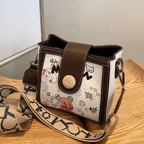 Borsa a Tracolla in Pelle PU con Stampa Graffiti di Orso per Donna Borsa Quadrata con Tracolla Larga alla Moda Borsa a Secchiello Casual