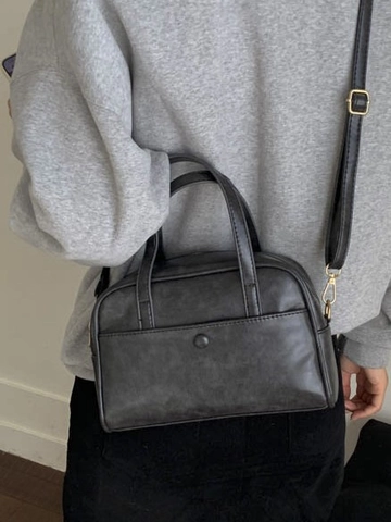 Retro PU Leather Crossbody Bag For Women Fashion Bowling Handbag With Bear Plush Charm Solid Color Commuting Shoulder Bag