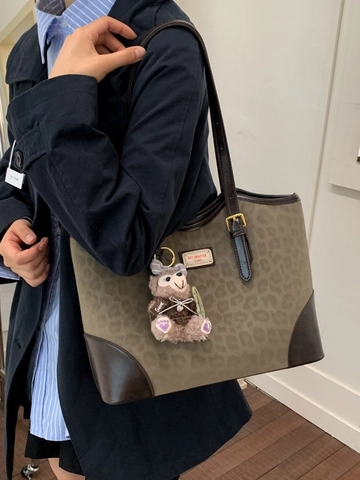 Women Retro Leopard Print Tote Bag PU Leather Large Capacity Shoulder Bag With Plush Bear Pendant Fashion Casual Daily Handbag