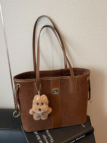 Retro Damen PU Leder Große Kapazität Tote Bag Mattierte Textur Pendler Umhängetasche Mit Plüschbär Anhänger Lässige Handtasche