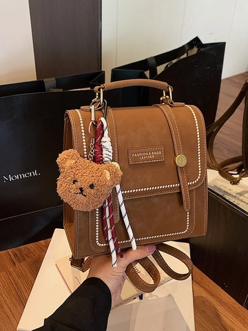 Zaino in Pelle PU Retrò da Donna Con Ciondolo a Orso Cuciture a Contrasto Borsa da Scuola Casual da Viaggio
