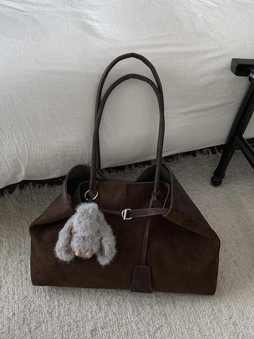Tote Bag Femme Grande Capacité en Cuir PU Texture Daim Sac à Main Minimaliste avec Pendentif Peluche pour Trajets