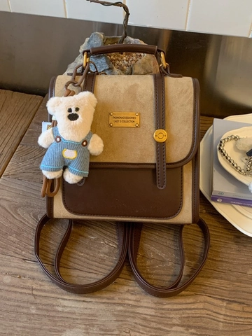 Sac à Dos en Cuir PU Patchwork Style Rétro Académie pour Femmes Avec Charme d'Ours en Peluche Couleur Contrastée Petit Sac d'École
