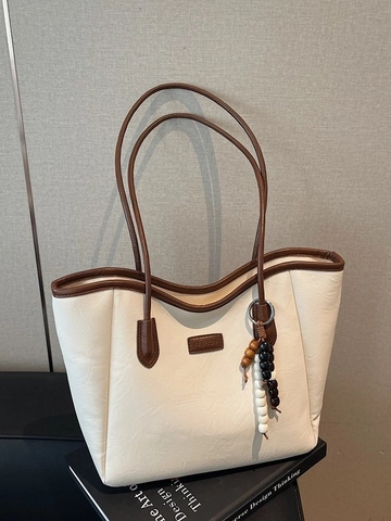 Large Capacity Retro PU Leather Tote Bag For Women Fashion Commuter Shoulder Bag With Beaded Pendant Solid Color Handbag