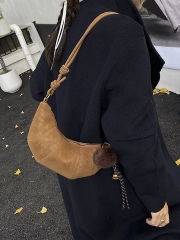 Borsa a Tracolla Vintage in Camoscio a Croissant per Donna Patchwork Mezzaluna Borsa Sottoascellare Minimalista Con Palla di Peluche