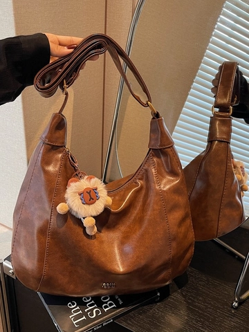 Women Large Capacity Tote Bag Vintage PU Leather Shoulder Bag Retro Solid Color Crossbody Bag With Plush Pendant For Commuter