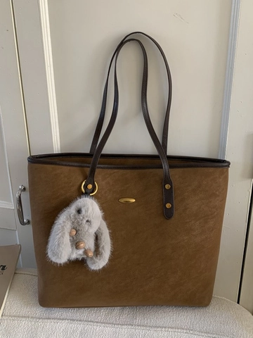 Retro Minimalist PU Leather Tote Bag For Women Large Capacity Shoulder Bag With Rabbit Charm Commuter Office Handbag