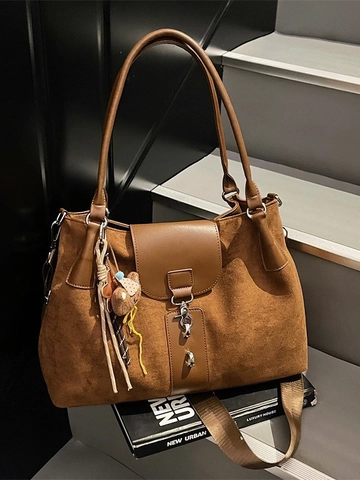 Grand Sac Cabas Femme Rétro Daim Cuir Patchwork Sac Seau Bandoulière Avec Pendentif Ours Sac à Main Mode Navette Quotidien