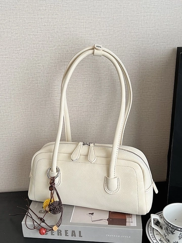 Borsa a Spalla Boston Retro in Pelle PU da Donna Grande Capacità Cuciture a Contrasto Borsa Sottobraccio con Ciondolo in Peluche