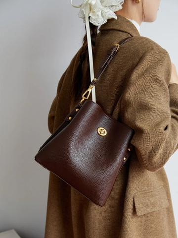 Borsa a Secchiello in Pelle PU da Donna Motivo Litchi Chiusura a Girello in Metallo Grande Capacità Tracolla Stile Strada