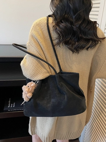 Large Capacity Retro PU Tote Bag For Women Matte Solid Color Shoulder Bag With Plush Charm Casual Commuting Handbag