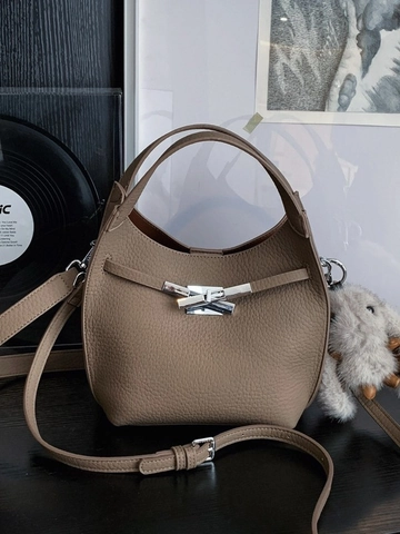 Retro Damen PU Leder Beuteltasche Litschi Textur Schulter Umhängetasche Mit Plüsch Hasen Anhänger Silber Hardware Mode Handtasche