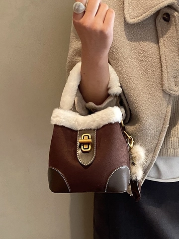 Vintage Winter Plüsch Eimer Tasche Damen Retro PU Leder Kunstpelz Handtasche Crossbody Umhängetasche Kleine Tasche Mit Anhänger