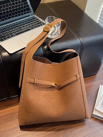 Large Capacity PU Leather Bucket Bag For Women Vintage Tote Shoulder Crossbody Commuter Bag With Magnetic Buckle High End Handbag