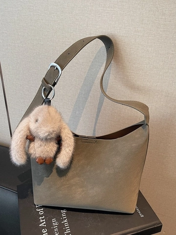 Minimalistische Damen PU Leder Hobo Tasche Mit Verstellbarem Riemen Und Plüsch Hasen Anhänger Lässige Schultertasche