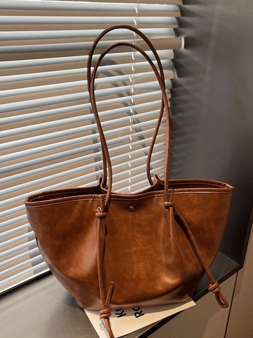 Large Capacity Vintage PU Leather Tote Bag Women Korean Style Casual Underarm Shoulder Bag Solid Color Commuting Handbag