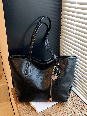 Women Large Capacity PU Leather Tote Bag Fashion Solid Color Commuting Shoulder Bag With Pendant Retro Handbag