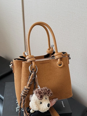 Bolso de Hombro Retro de Gamuza para Mujer Bolso de Mano Casual Color Sólido Tipo Cubo Con Colgante de Cachorro de Peluche Bolso para Diario