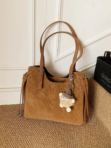 Bolso Tote de Mujer de Gran Capacidad de Cuero PU Bolso de Hombro Retro Color Sólido Con Colgante de Peluche Accesorio