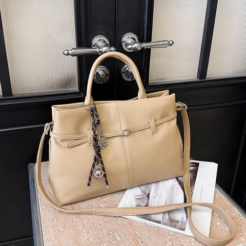 Vintage Casual Women PU Leather Tote Bag Fashion Large Capacity Commuter Shoulder Bag With Lychee Texture Pendant