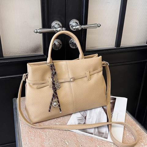 Vintage Casual Women PU Leather Tote Bag Fashion Large Capacity Commuter Shoulder Bag With Lychee Texture Pendant