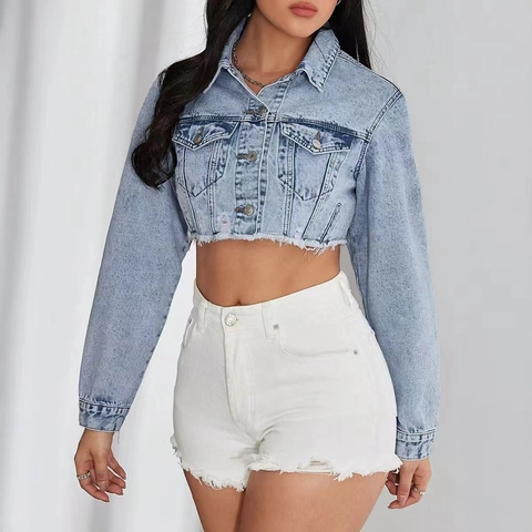 Giacca di Denim Corta da Donna Blu Chiaro Vestibilità Larga Manica Lunga Lavata Con Orlo a Taglio Vivo Streetwear Casual