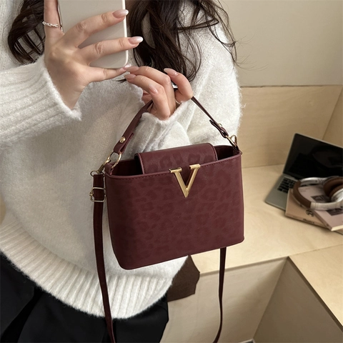 Vintage Leopardenmuster Kunstleder Handtasche Für Damen Metall V Dekor Mode Flap Umhängetasche Pendeln Henkeltasche