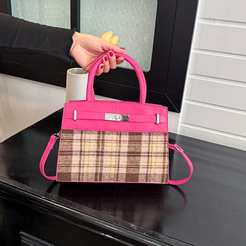 Sac Carré Patchwork pour Femmes Rétro à Carreaux en Cuir PU Avec Fermoir Tournant en Métal Sac Bandoulière Mode
