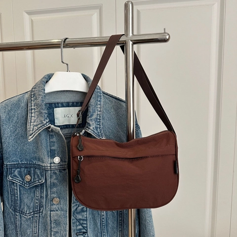 Damen Nylon Umhängetasche Leichtes Crescent Messenger Bag Verstellbarer Gurt Reißverschlusstasche Lässige Street Schultertasche