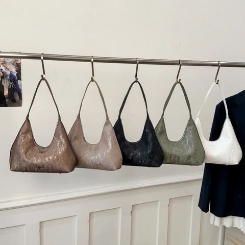 Minimalist Women Underarm Bag Retro Pleated Texture PU Leather Metallic Color Hobo Shoulder Bag For Daily Commuting Handbag