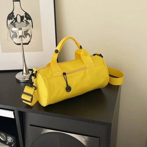 Lightweight Nylon Cylindrical Duffel Bag For Men Women Sports Gym Travel Bag With Adjustable Shoulder Strap Casual Bag
