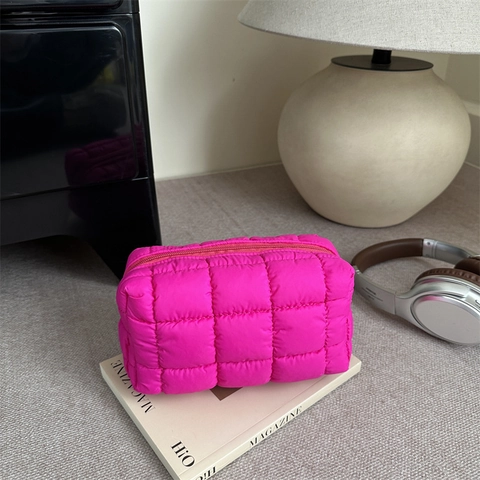 Koreanischen Stil Kunstleder Gesteppt Puffer Kosmetiktasche Für Frauen Tragbare Urban Einfache Gitter Reise Make-up Lagerung Clutch