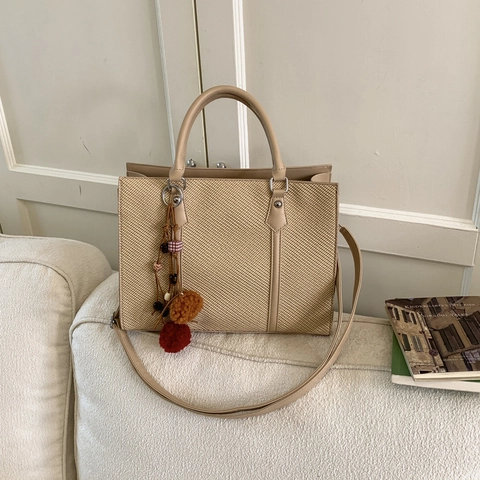 Women Retro Woven Texture PU Leather Tote Bag Large Capacity Minimalist Shoulder Crossbody Bag With Pom Pom Pendant Daily Commute
