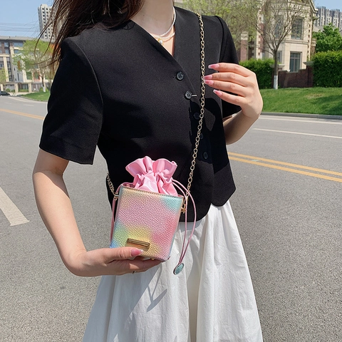 Mini Box Crossbody Bag For Women Lychee Grain PU Leather Drawstring Bucket Bag With Gold Chain Strap Simple Trendy