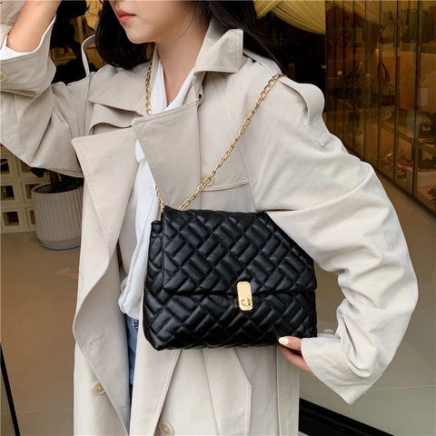 Damen Gesteppte Kette Umhängetasche PU Leder Crossbody Bag Elegante Klappe Handtasche Geldbörse Für Tägliches Pendeln