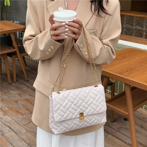 Damen Gesteppte Kette Umhängetasche PU Leder Crossbody Bag Elegante Klappe Handtasche Geldbörse Für Tägliches Pendeln