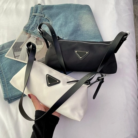 Borsa Sottobraccio in Tessuto Oxford da Donna Minimalista Urbana Tinta Unita Cucitura Borsa a Spalla Con Decorazione Triangolare