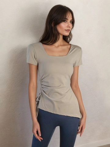 T-Shirt à Manches Courtes Froncé à Encolure Carrée de Style Français Coupe Ajustée Ourlet Irrégulier Sexy Top Été