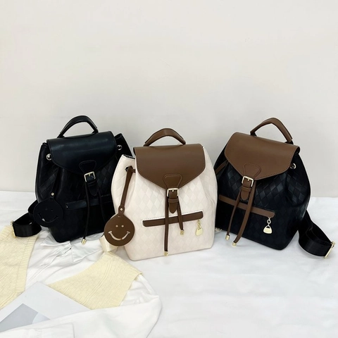 Fashion Women Rhombus Quilted Backpack Casual PU Leather Plaid Travel Bag With Smile Charm Commuter Daypack Black White Coffee
