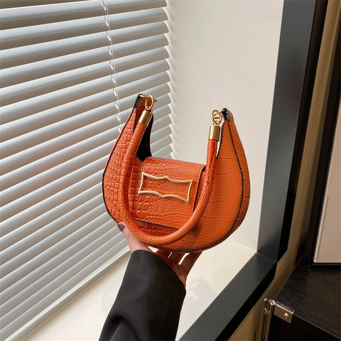 Sac Sous le Bras pour Femme à la Mode en Cuir PU Motif Crocodile Sac Croissant Minimaliste Avec Boucle en Métal Doré