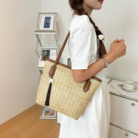 Bolso Tote de Paja Tejida de Gran Capacidad para Mujer Verano Playa Vacaciones Bolso de Hombro Con Borla Patchwork de PU