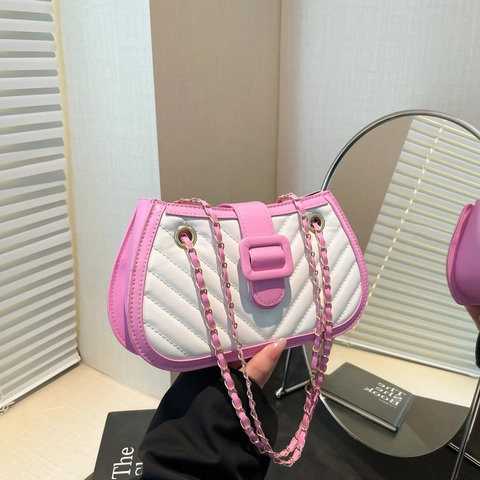Quilted PU Leather Shoulder Bag With Gold Metal Chain Contrast Patchwork Square Crossbody Bag For Women Daily Work Office Use