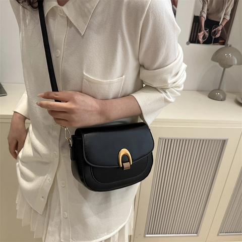 Women Vintage PU Leather Saddle Crossbody Bag With Horseshoe Gold Metal Buckle Fashion Stitching Shoulder Bag For Daily Commute Gift