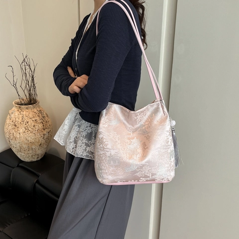 Sac Fourre-tout Brodé de Nouveau Style Chinois pour Femmes Grande Capacité Motif de Feuilles de Bambou Sac à Bandoulière Avec Pendentif à Gland Sac à Main Vintage