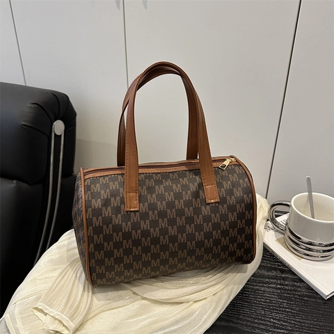 Sac Boston pour Femme en Cuir PU Monogramme de Lettre M Grande Capacité Sac à Main pour Trajet Travail Sac à Bandoulière Mode Coréenne Vintage
