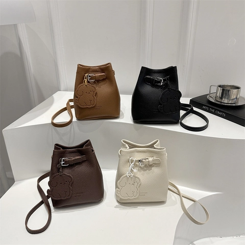 Bolso Cubo Mini de Cuero PU con Patrón de Lichi Minimalista para Mujer Bolso de Hombro Cruzado Vintage con Colgante de Animal