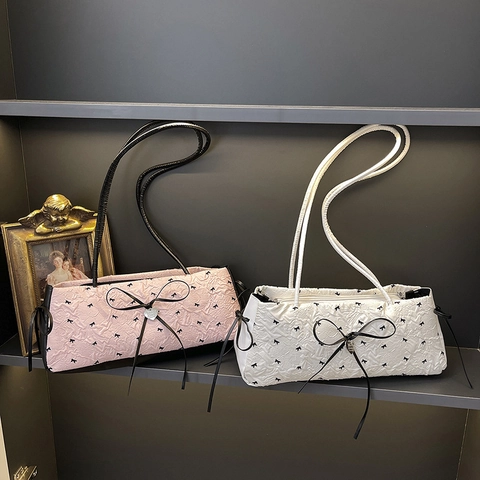 Bolso de Axila de Diseño de Nicho Francés Para Mujer Patrón de Lazo Tela Acolchada Bolso de Hombro Con Colgante de Corazón Dulce Bolso de Mano