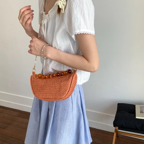 Bolso de Media Luna Tejido para Mujer Con Asa de Perlas de Ámbar Moda PVC Pequeño Bolso Cuadrado Bandolera Vacaciones de Playa